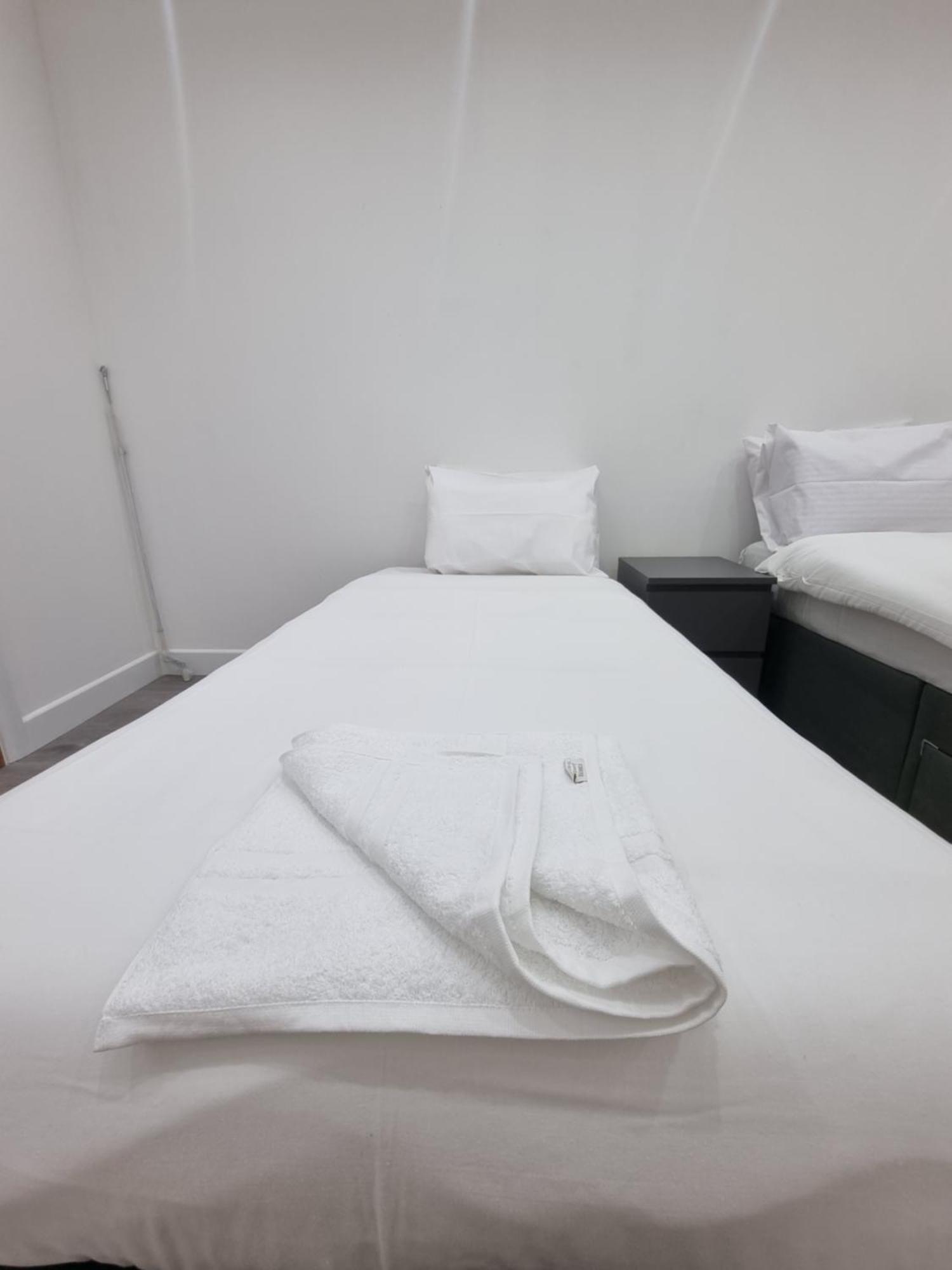 Brand New Studios In Harrow Exterior photo