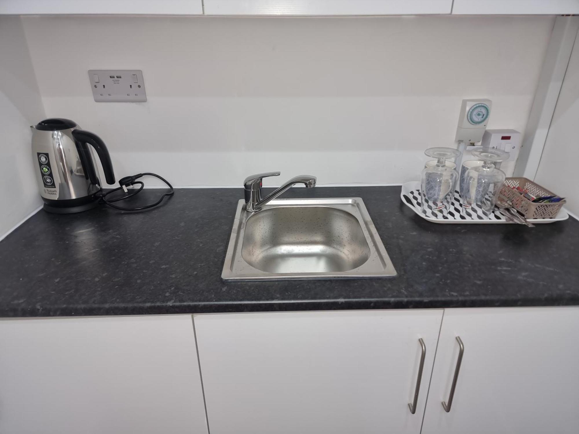 Brand New Studios In Harrow Exterior photo