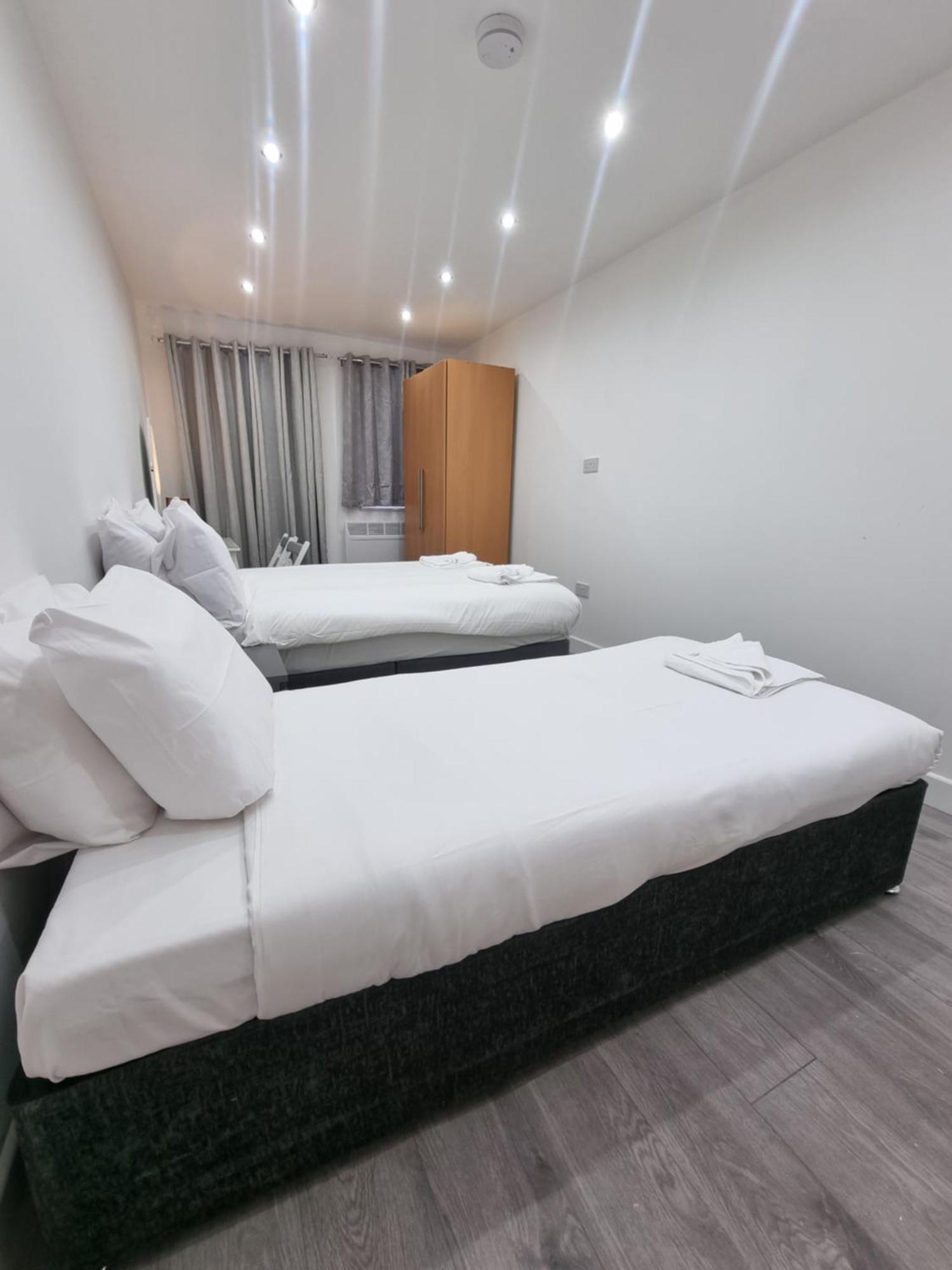 Brand New Studios In Harrow Exterior photo
