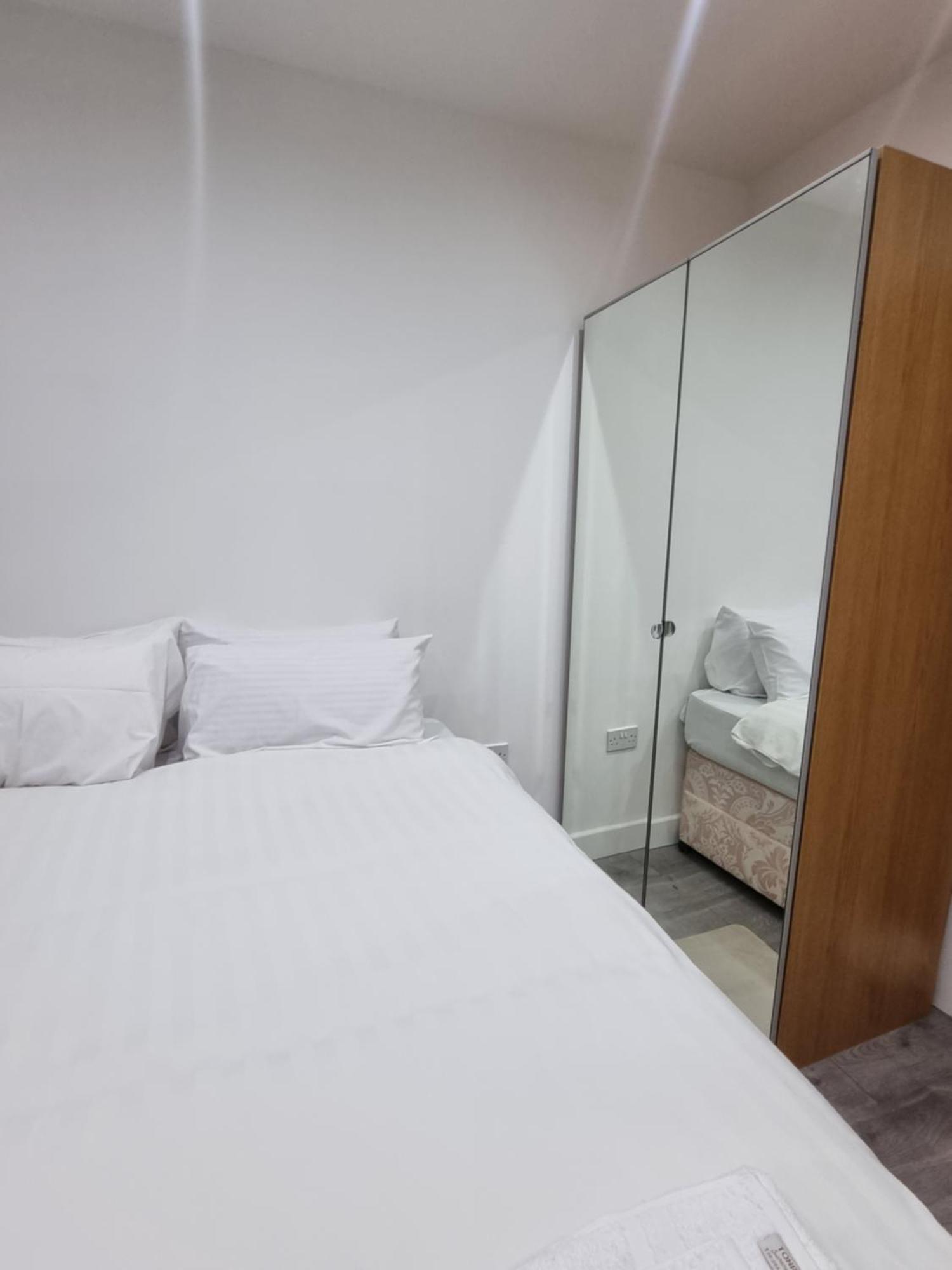 Brand New Studios In Harrow Exterior photo