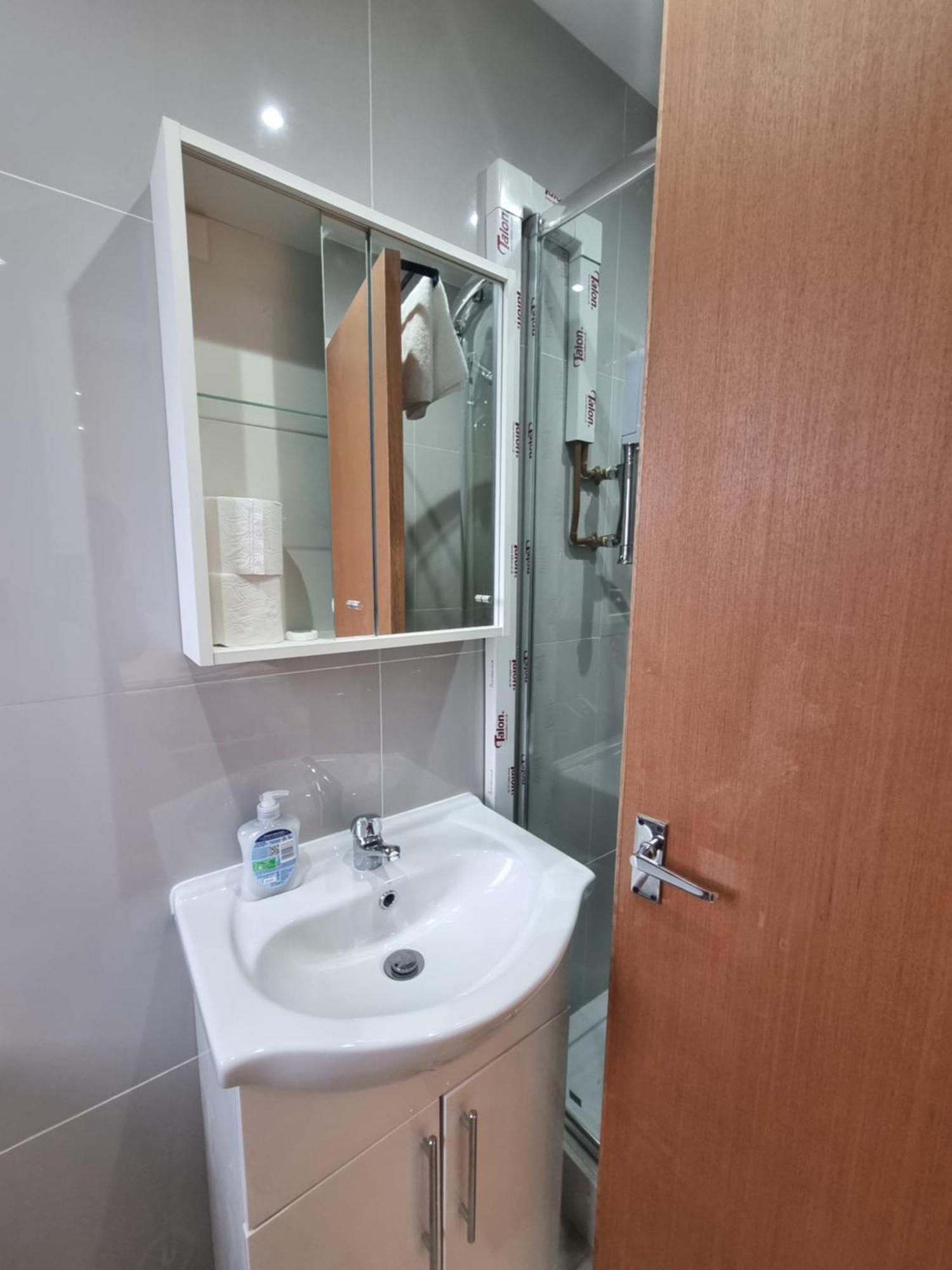 Brand New Studios In Harrow Exterior photo